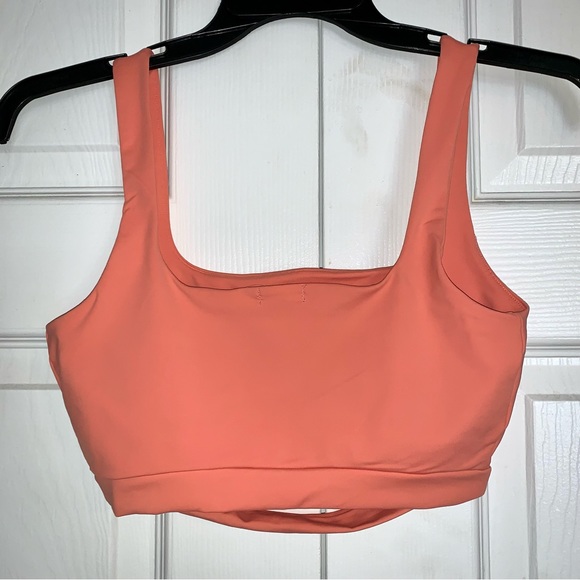 Cutout Cropped Tank - Picture 2 of 3